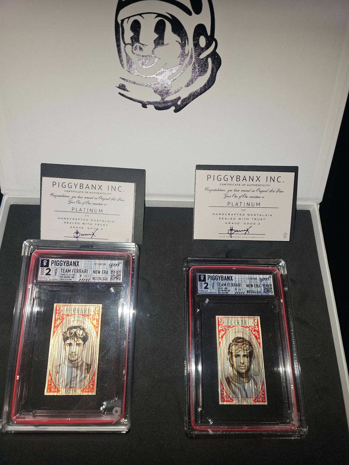 PIGGYBANX "TEAM FERRARI" 2024 SEASON SET  LECLERC/SANZ PLATINUM VARIATION PBX